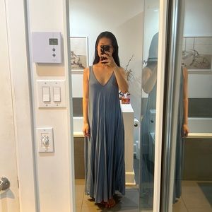 Blue Italian v neck flowy maxi dress - one size